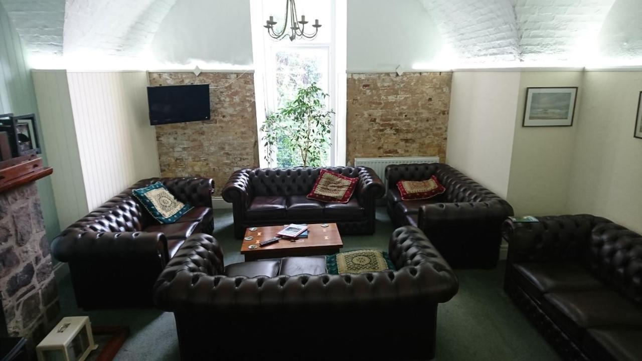 Fsc Dale Fort Hostel Екстериор снимка