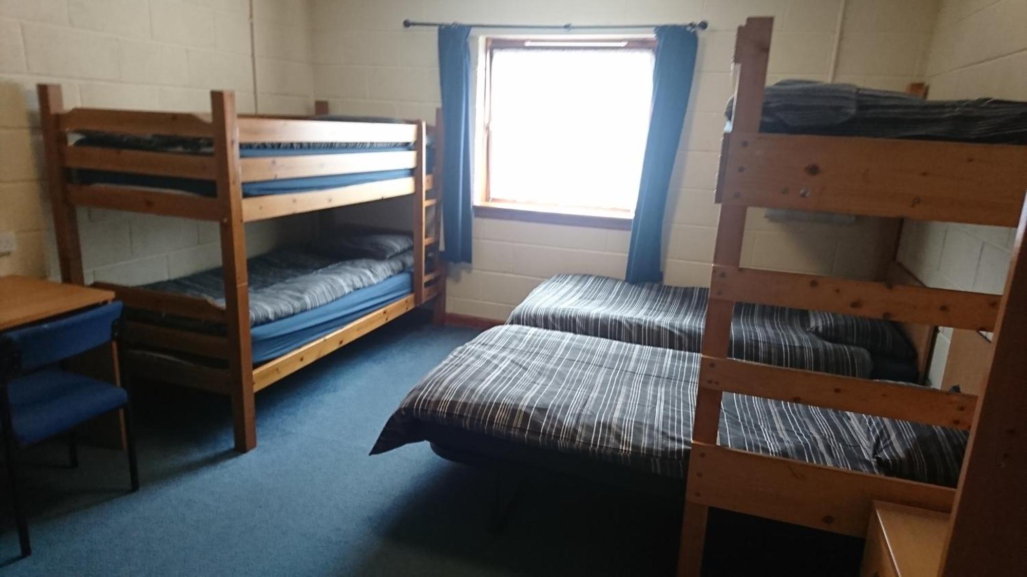 Fsc Dale Fort Hostel Стая снимка