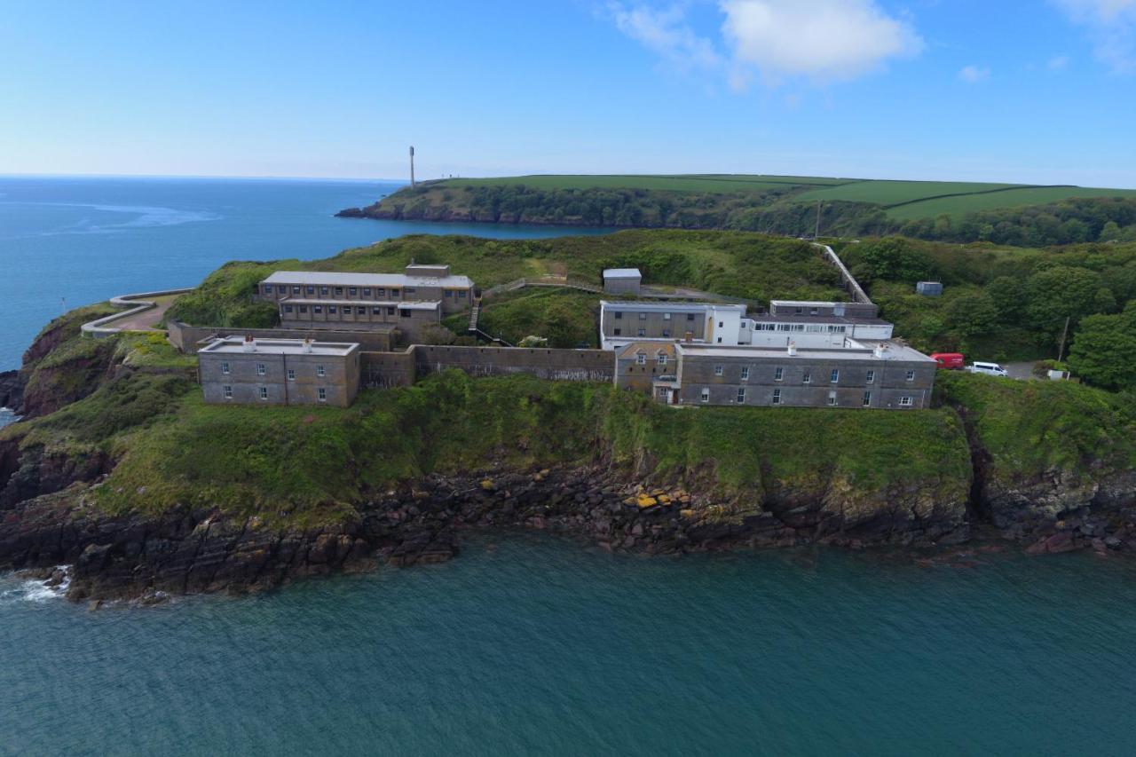Fsc Dale Fort Hostel Екстериор снимка